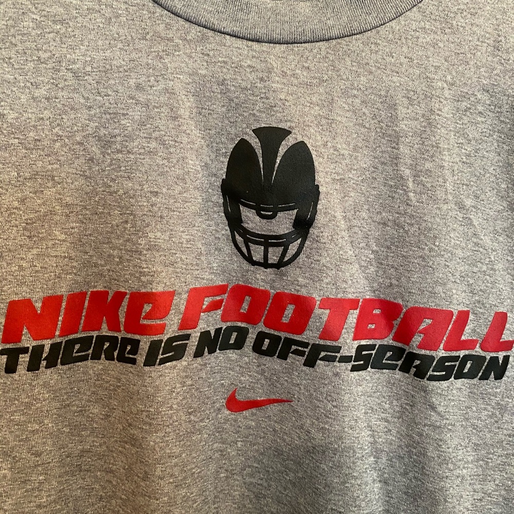 Nike 🏈 Youth Med/Large 10-12 like new 💥